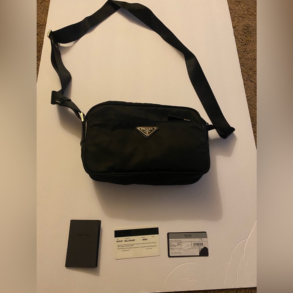 Prada purse - Picture 5 of 6